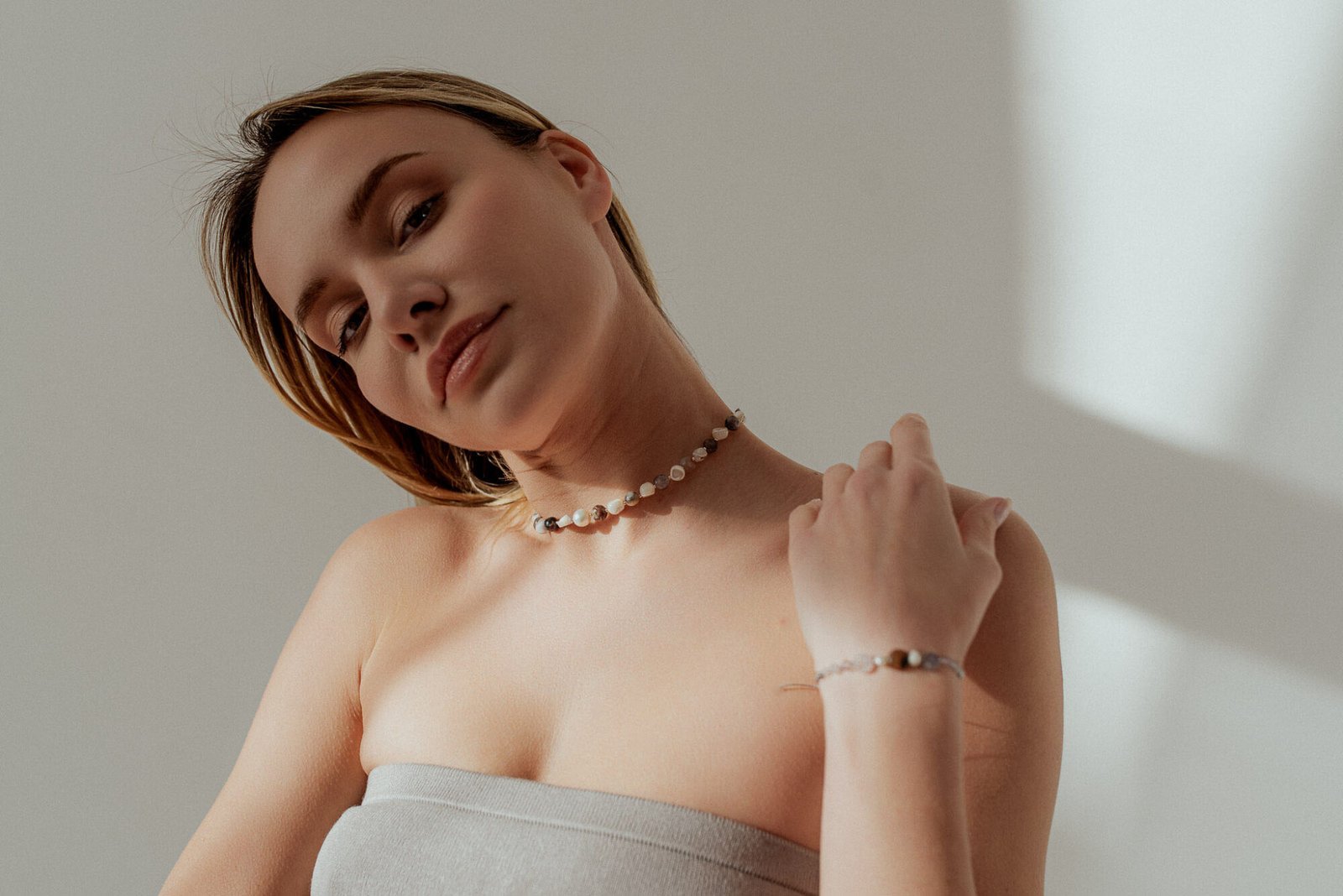 Dwustronny Choker z Czaroitu i Masy Perłowej - obrazek 5
