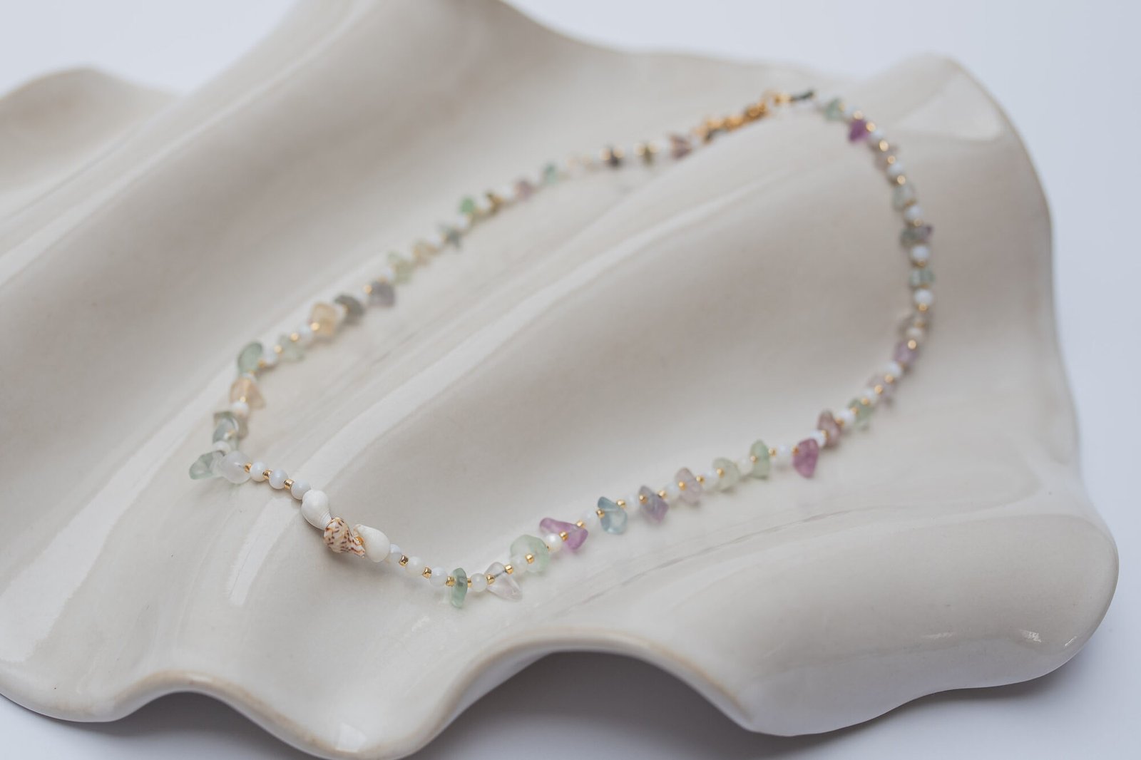 Surowy Choker z Muszlami i Fluorytem - obrazek 3