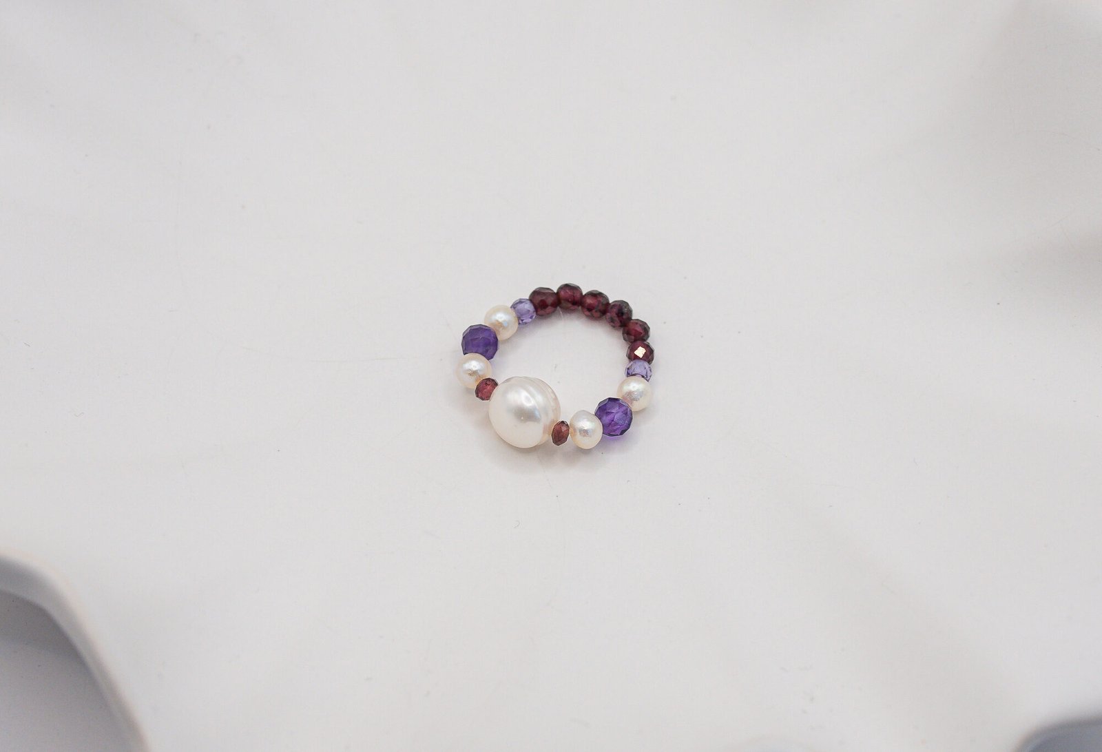 Alternative view of Pierścionek z Perłą Ametystem i Granatem