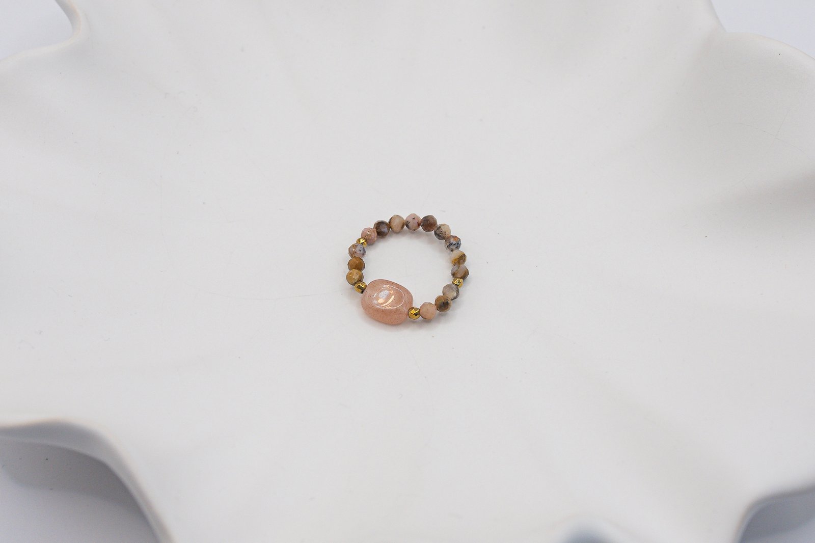 Pierścionek z Kamieniem Słonecznym i Opalem