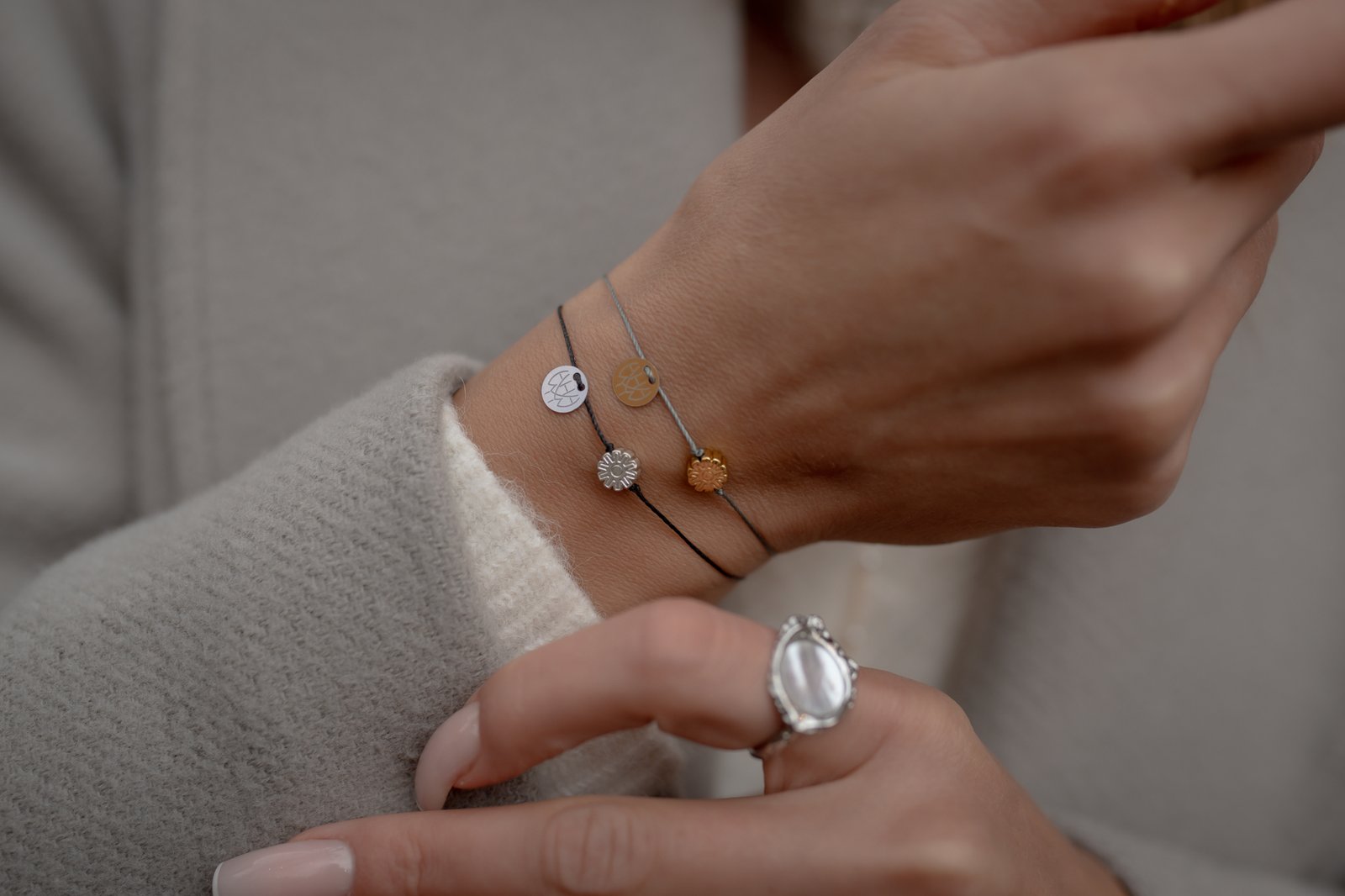 Bransoletka ze złotym Kwiatem - obrazek 2