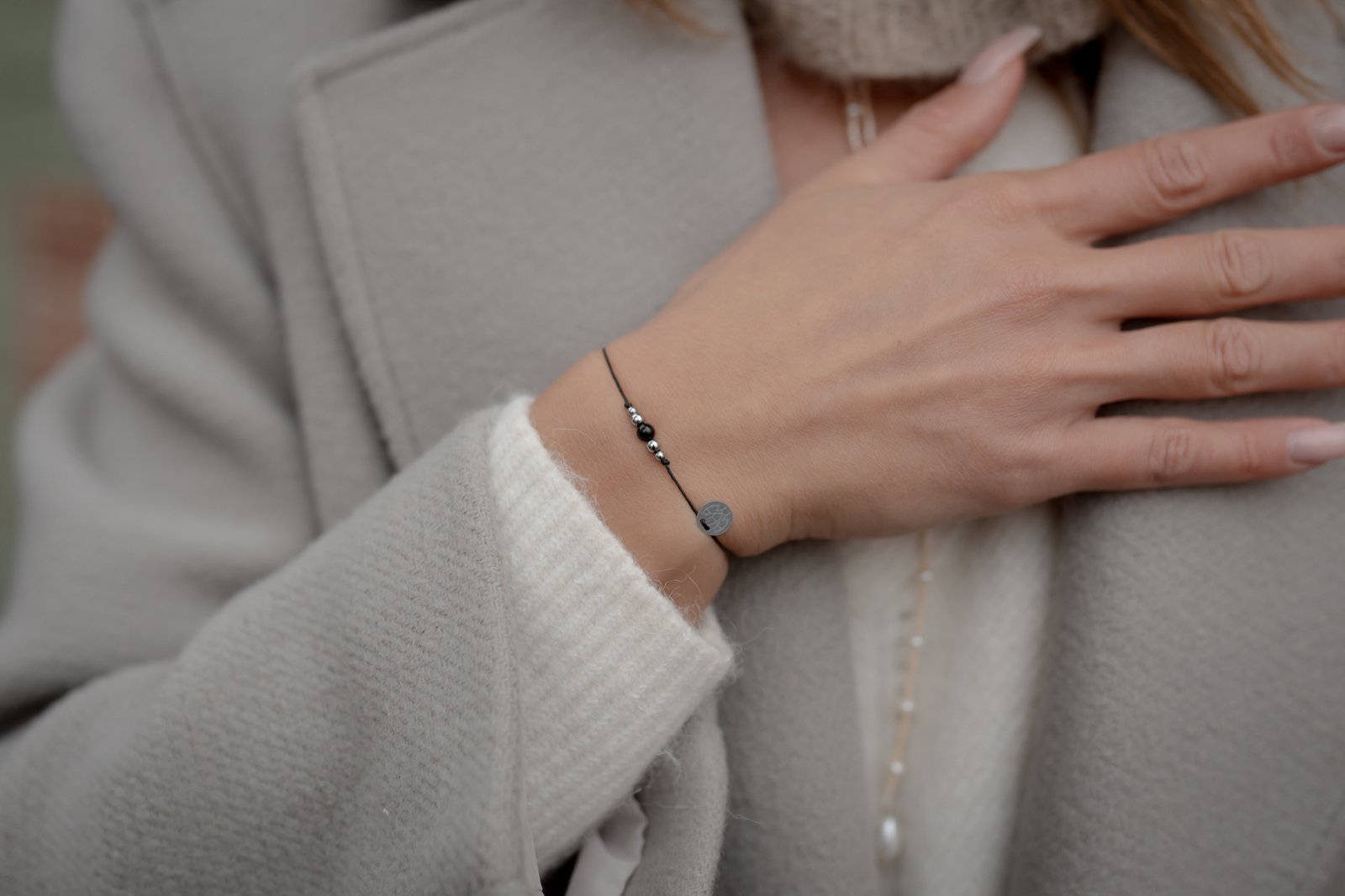 Delikatna Bransoletka z Czarnym Onyksem