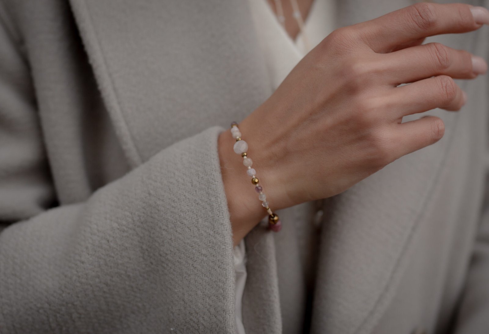 Alternative view of Bransoletka z Kamieniem Słonecznym i Turmalinem