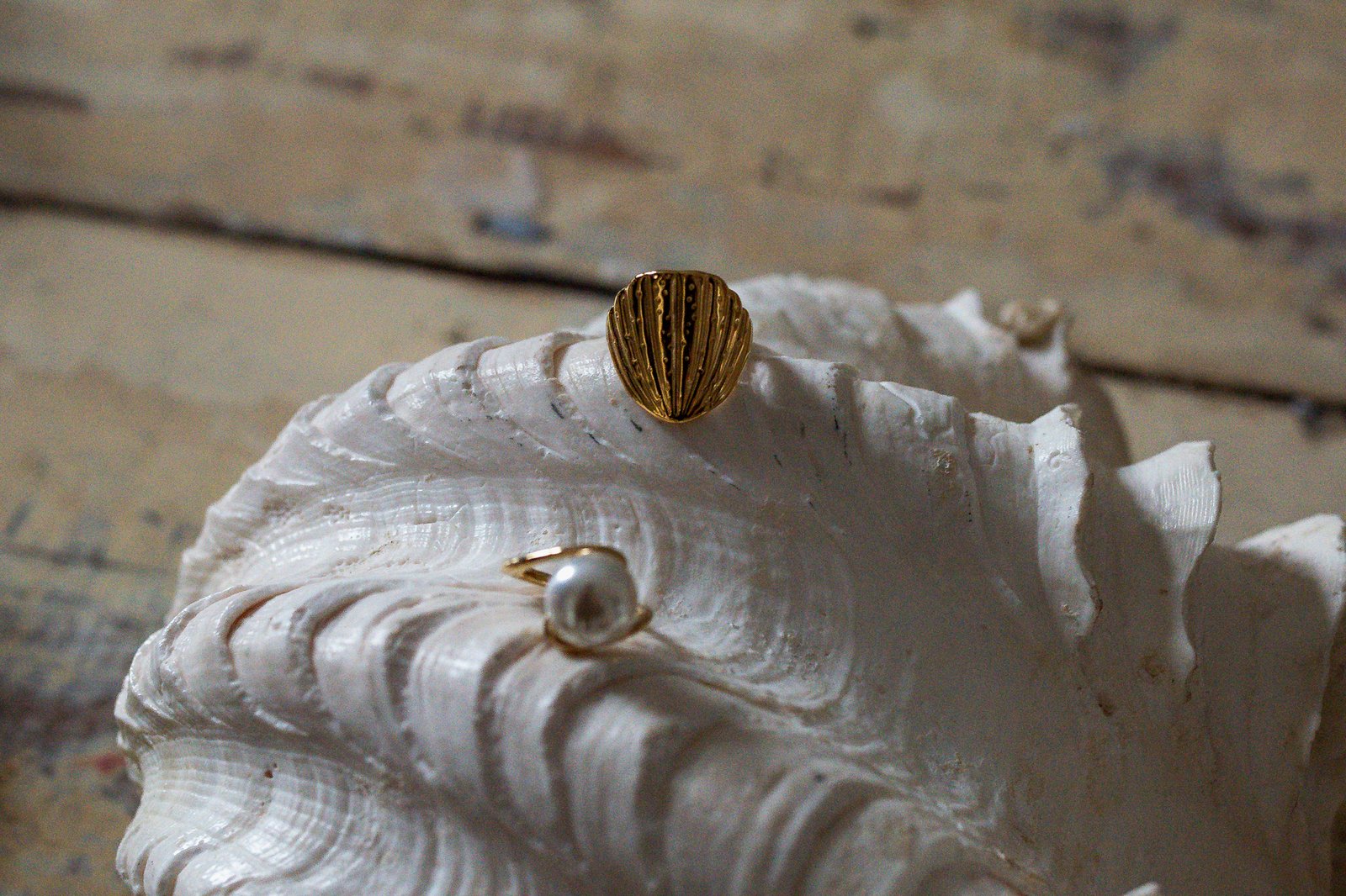 Złoty pierścionek Ariela - obrazek 4