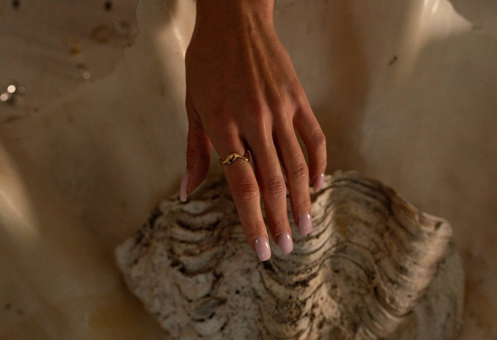 Złoty pierścionek Storm