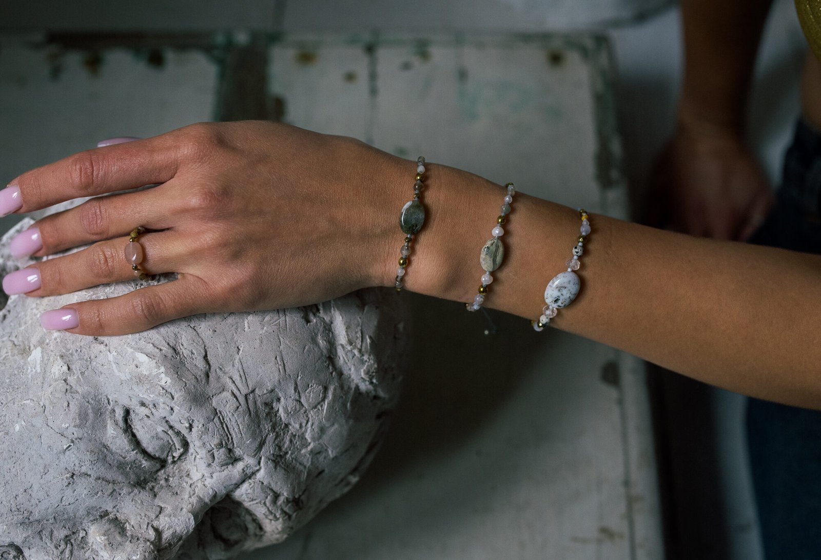 Alternative view of Bransoletka na Zdrowie Agat Labradoryt